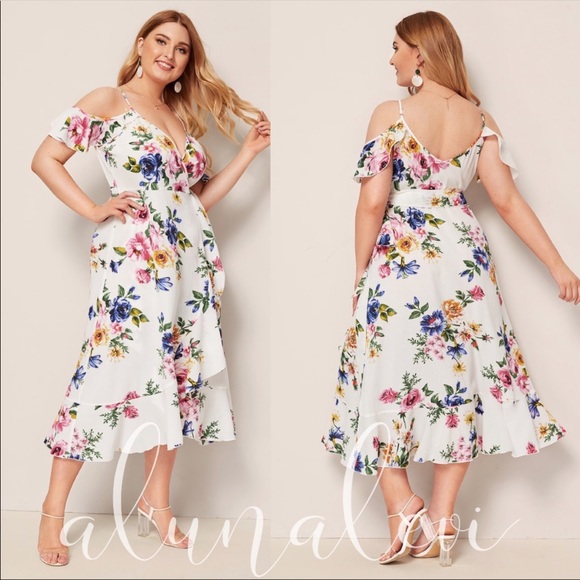 PLUS SIZE Breathtaking Floral Print Dress - Picture 2 of 5